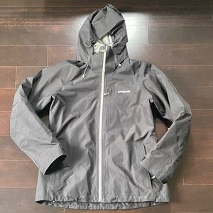 Woman’s Patagonia powder bowl jacket